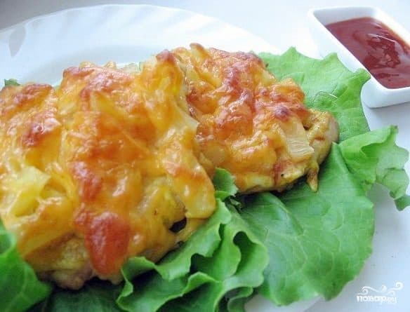 Chicken cutlet with pineapple