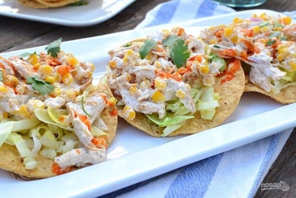 Курыны салат з кукурузай