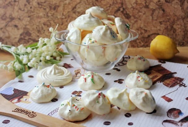 Лімонная бялковая пена