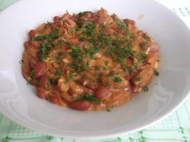 Bean lobio with meat