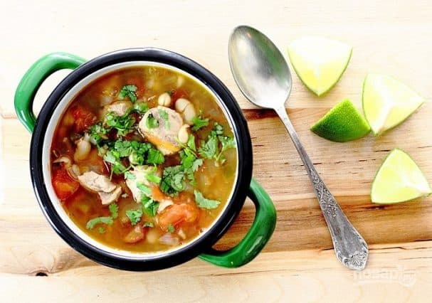 Mexican soup with beans