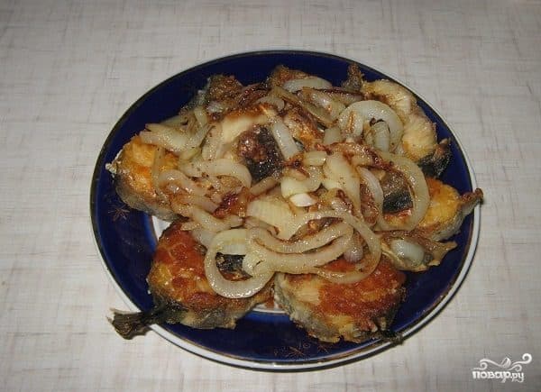 Fried pollock with onion