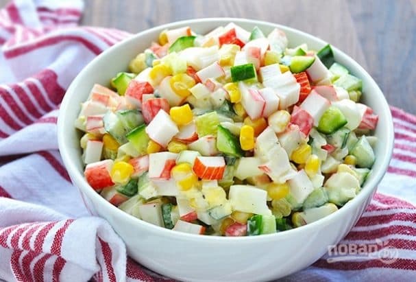 Нежный салат с крабовыми палочками