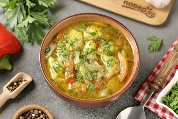 Vegetable soup with bell pepper