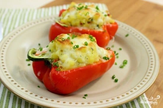 Stuffed peppers with potatoes