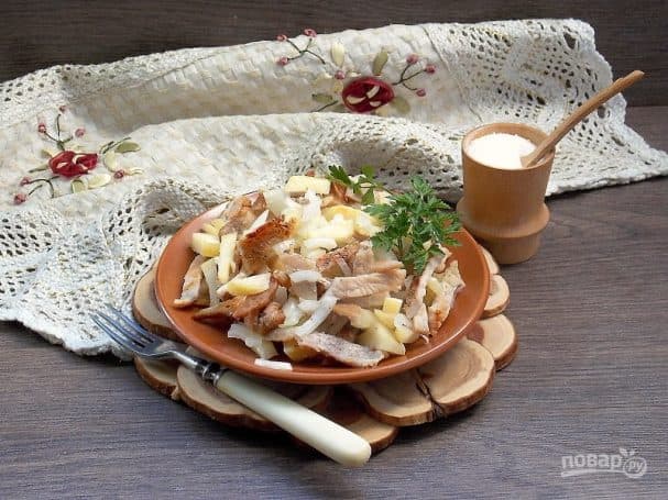 Пікантны салат з мацёным яблыкам