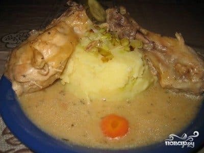 Chicken gravy with sour cream