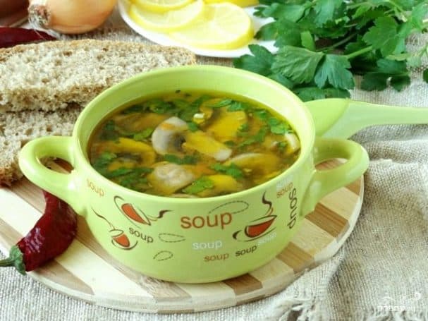 Vegan mushroom soup with champignons
