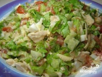 Просты салат з курыцай і сырам