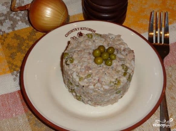 Simple salad with canned fish