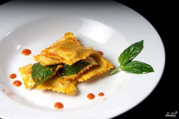 Ravioli with mozzarella