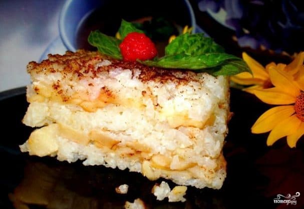 Rice casserole with apples