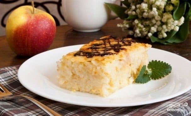 Рисовий пудинг з яблуками