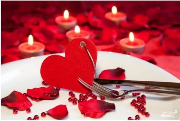 Romantic dinner for a girl