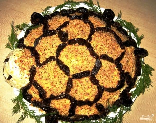 Салат с черносливом