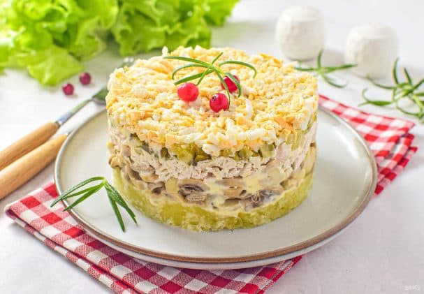 Chicken and mushroom salad