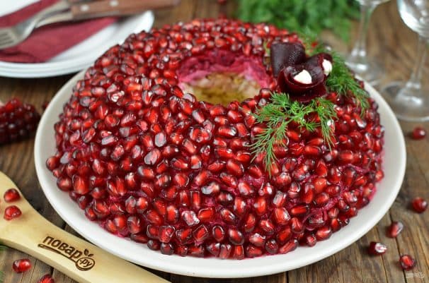 Салат с курицей и яблоком