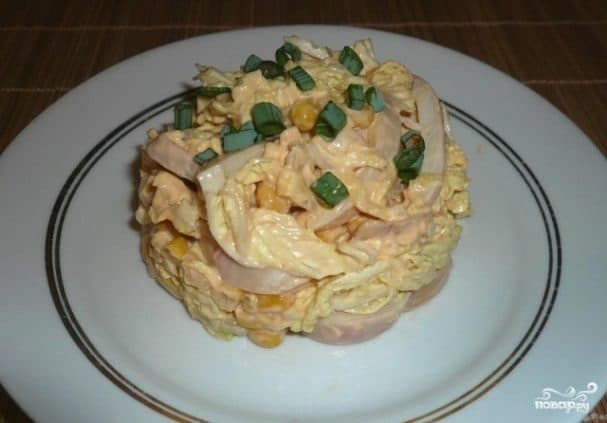 Салат из кальмаров и пекинской капусты
