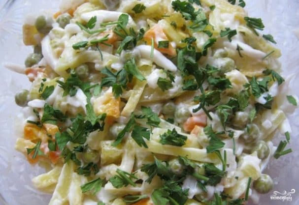 Squid salad with peas