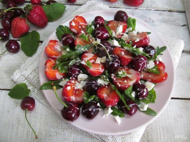 Strawberry and cherry salad