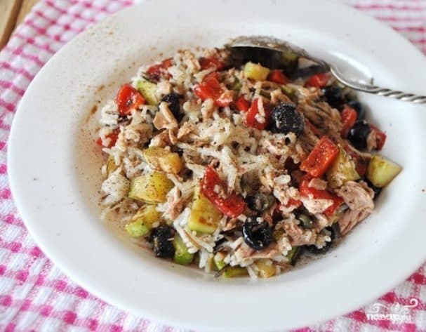 Tuna salad with rice