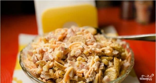 Салат з копчанай курыцы з карэйскай малакой