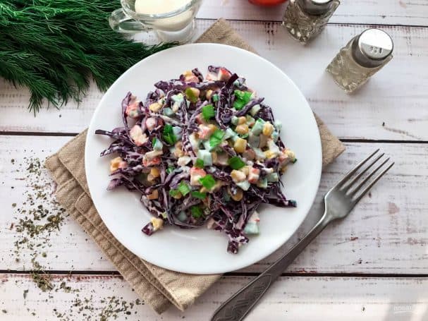 Red cabbage salad with crab sticks