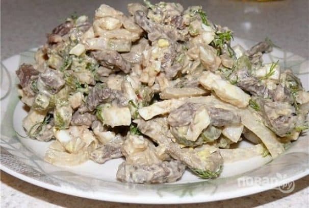 Салат из куриных сердечек с грибами