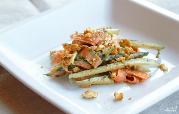 Carrot and cucumber salad