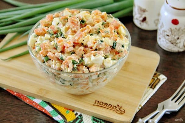 Carrot salad with green onions