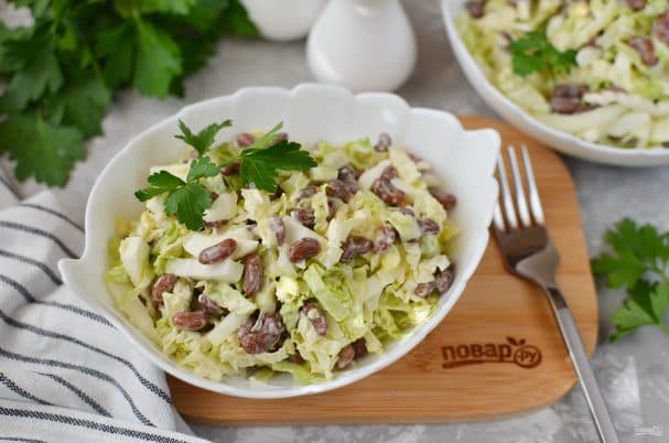 Salad with Chinese cabbage, beans, and eggs