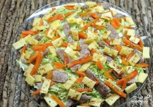 Salad with Chinese cabbage and meat