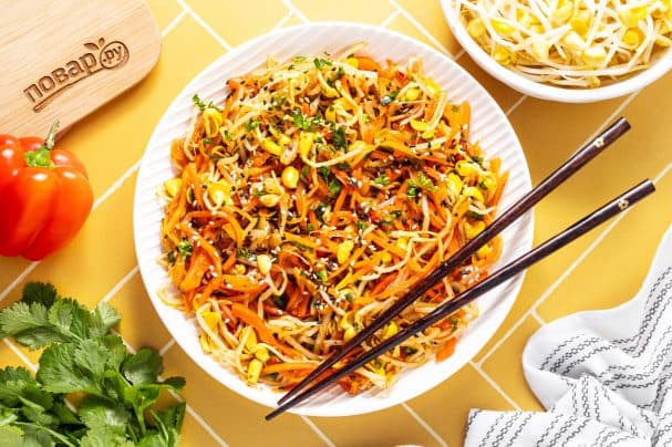 Korean-style salad with sprouted soybeans