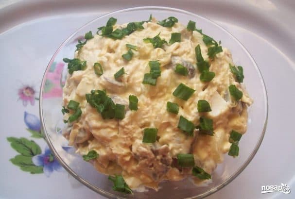 Chicken and mushroom salad