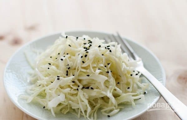 Cabbage salad with garlic
