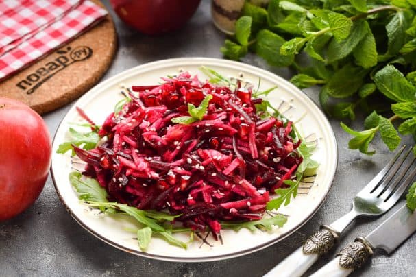 Beet, pomegranate, and apple salad