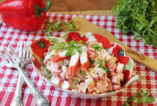 Салат с крабовыми палочками
