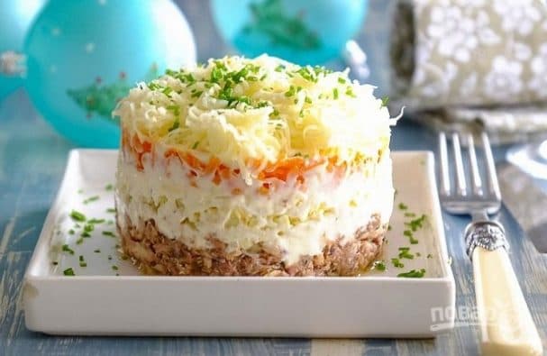 Салат с консервированной сайрой