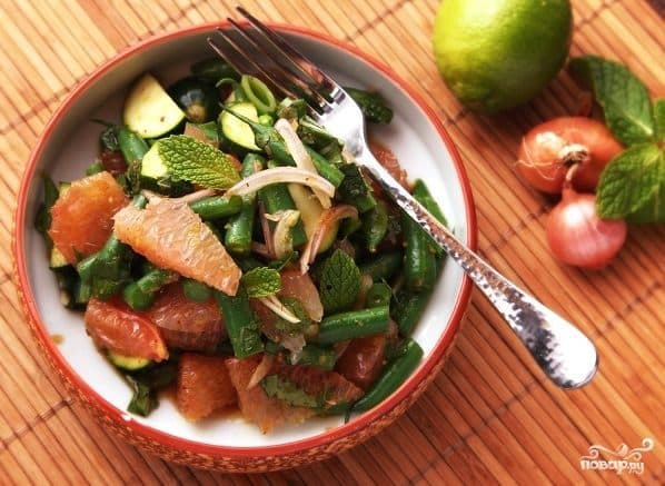 Spicy bean salad
