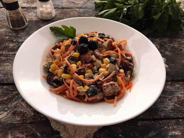 Salad with Korean-style carrots