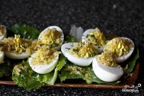Egg stuffed salad