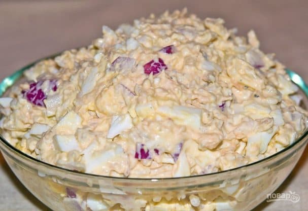 Salad with pink salmon