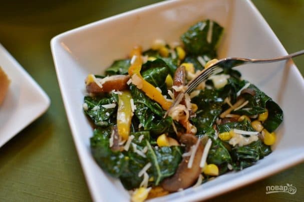 Salad with mushrooms and corn