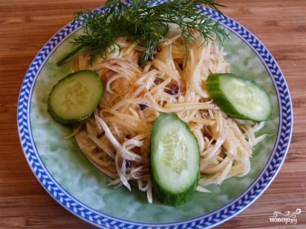 Салат з смажаным луком