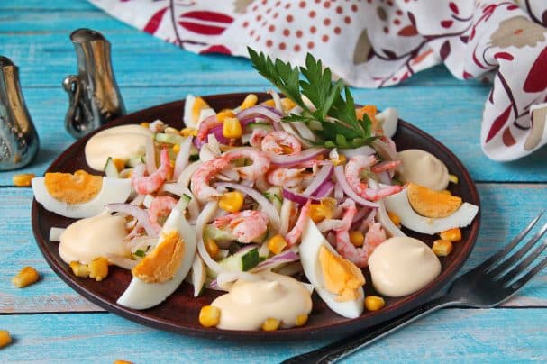 Salad with squid, shrimp, and corn