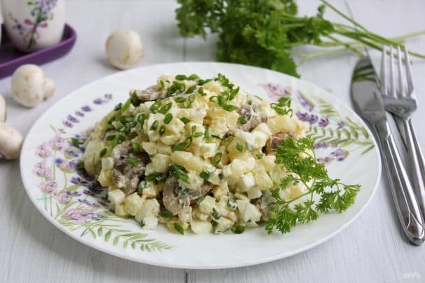 Potato and mushroom salad