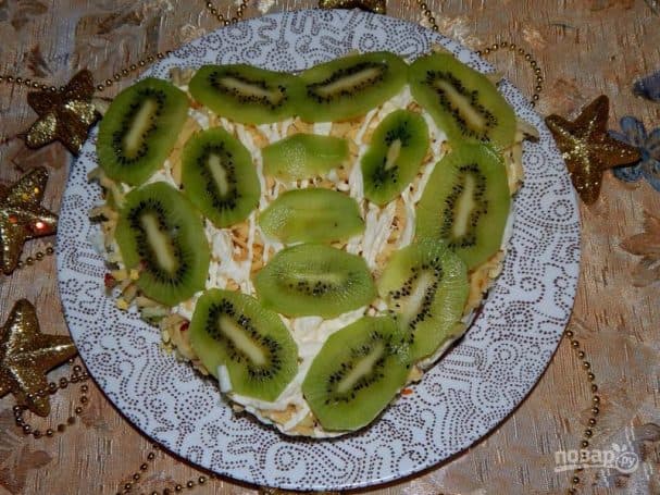 Kiwi and ham salad
