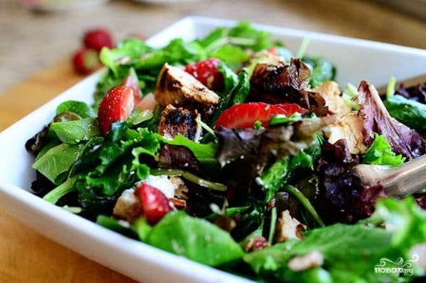 Strawberry and Chicken Salad
