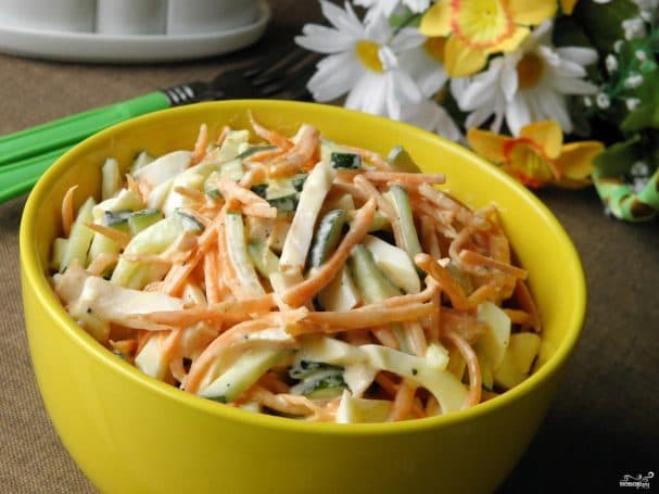 Салат із копченою куркою та корейською морквою