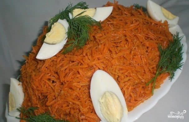 Salad with Korean-style carrots and ham